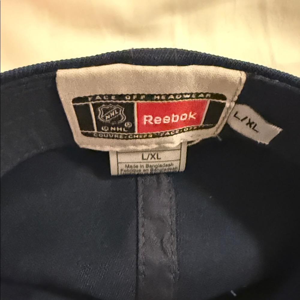 Reebok Dark Blue Winnipeg Jets Fitted Embroidered Emblem Hat - Picture 4 of 4